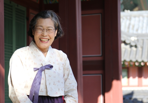 이향우 한국의재발견 대표 (서울=연합뉴스) 박상현 기자 = 이향우 한국의재발견 대표가 창덕궁에서 우리궁궐지킴이 활동에 관해 설명하고 있다.