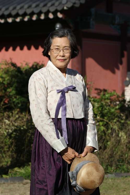 이향우 한국의재발견 대표 (서울=연합뉴스) 박상현 기자 = 이향우 한국의재발견 대표가 창덕궁에서 우리궁궐지킴이 활동에 관해 설명하고 있다.