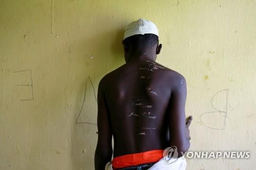 지난 10월 나이지리아 교정시설에서 구출된 소년[로이터=연합뉴스 자료사진]