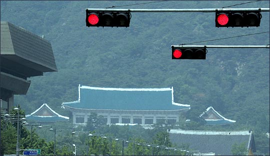 본질은 '안일한 안보관'인데..靑 보도자료까지 내고 'ICBM 반박'
