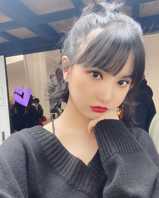 Girl group GFriend member Eunha showed off her cute charm even in a heartbreaking expression.On the 6th, GFriend official Instagram posted several photos with the article Somehow grumpy expression.The photo shows Eunha filming Selfie while waiting, who looks at the camera with a sharp expression that looks like a heartbreak.However, even that appearance causes the heartbeat of those who are charming and cute.On the other hand, GFriend, which is a member of Eunha, is actively working between Korea and Japan.