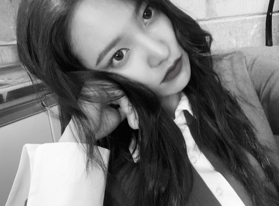 On the 6th, Yeri posted a picture on his Instagram with emoticon.In the open photo, Yeri is staring at the camera with his chin in his hand, especially Yeris clear eyes and red lips that are not covered by black and white filters attract the attention of viewers.The fans who have seen this are enthusiastically responding such as Is this heaven? I am married to Yeri.Meanwhile, the group Red Velvet, which Yeri belongs to, will hold a solo concert La Rouge at the Hwajeong Gymnasium of Korea University on the 23rd and 24th.