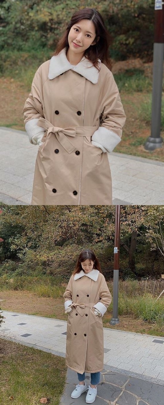 Actor Na Hye-mi showed off her neat beautiful looks.Na Hye-mi posted a picture on his Instagram on the 6th with an article called Warm.The photo released shows Na Hye-mi posing in beige long padding, especially on her makeup-free face, which captures her eye with a sheer visual.Meanwhile, Na Hye-mi married Shinhwa member Eric Mun in 2017 and will appear on KBS2 drama special Occasionally and Mad scheduled to air in November.Photo: Na Hye-mi Instagram