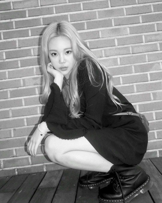 maekyung.com news teamMomoland JooE showed off her watery beautiful looksOn the 6th, JooE released a black and white photo with his article Sit and sit up and sit down again through his Instagram.In the photo posted, JooE is wearing a walker in a one piece and taking various poses.Meanwhile, Momoland, which JooE belongs to, is active in group and personal activities both at home and abroad.