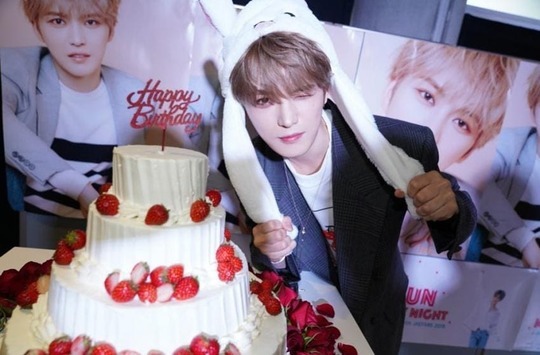Jaejoong shared a daily routine with only admiration.Singer and Actor Jaejoong uploaded a picture to his Instagram on November 7 with the phrase I wish my birthday would come soon.In the photo, Jaejoong is wearing a rabbit hat next to the cake; he winks with a visual that ripped Comics off and thrills fans.han jung-won