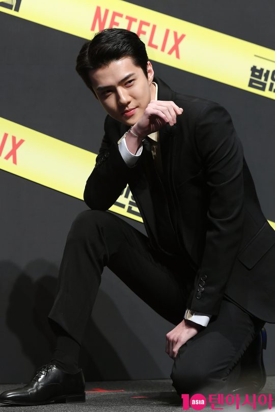 EXO Sehun attended the production presentation of Netflixs Whole is Baro You Season 2 at the Seoul Sinsa-dong and Gangnam CGV Apgujeong on the morning of the 8th.The criminal is Baro You!, starring Yoo Jae-seok, Lee Seung-gi, Park Min-young, Sehun, and Se-se, Season 2, is a full-fledged life variety of Huhdang detectives who are busy with their hands and feet because of their reasoning.