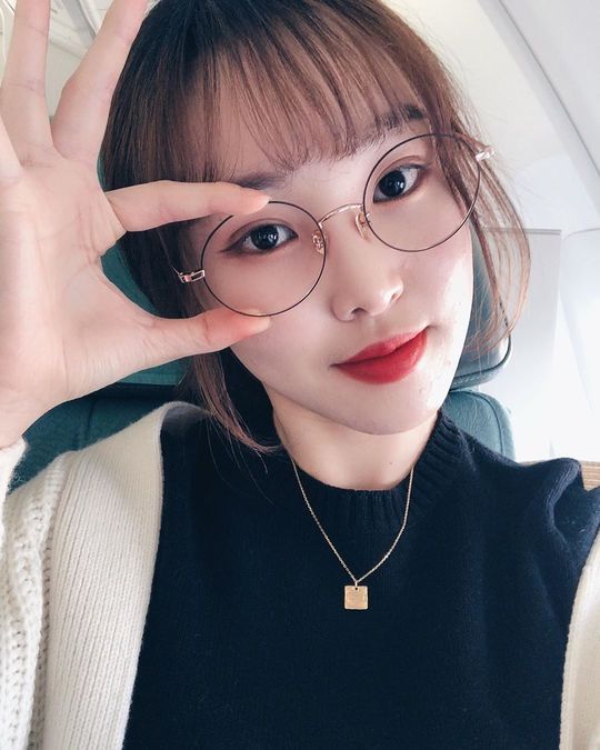 Group GFriend member Yuju boasted of her beauty.Yuju posted several selfie photos on November 8th with the article An An Anun on the official GFriend Instagram.Inside the picture was a picture of Yuju wearing glasses; Yuju smiles brightly at the camera.Yujus large, clear eyes and english lips make her look more prominent.The fans who responded to the photos responded such as I love you, I am really pretty and I want to see you soon.delay stock