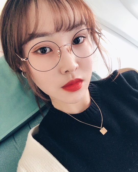 Group GFriend member Yuju boasted of her beauty.Yuju posted several selfie photos on November 8th with the article An An Anun on the official GFriend Instagram.Inside the picture was a picture of Yuju wearing glasses; Yuju smiles brightly at the camera.Yujus large, clear eyes and english lips make her look more prominent.The fans who responded to the photos responded such as I love you, I am really pretty and I want to see you soon.delay stock