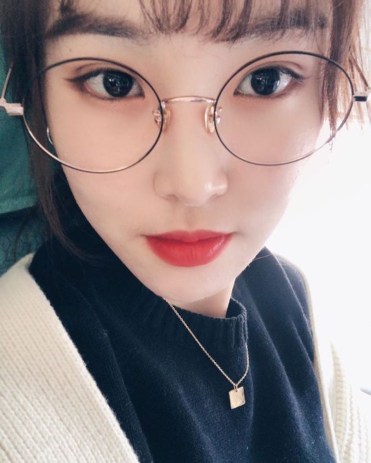 Group GFriend member Yuju boasted of her beauty.Yuju posted several selfie photos on November 8th with the article An An Anun on the official GFriend Instagram.Inside the picture was a picture of Yuju wearing glasses; Yuju smiles brightly at the camera.Yujus large, clear eyes and english lips make her look more prominent.The fans who responded to the photos responded such as I love you, I am really pretty and I want to see you soon.delay stock