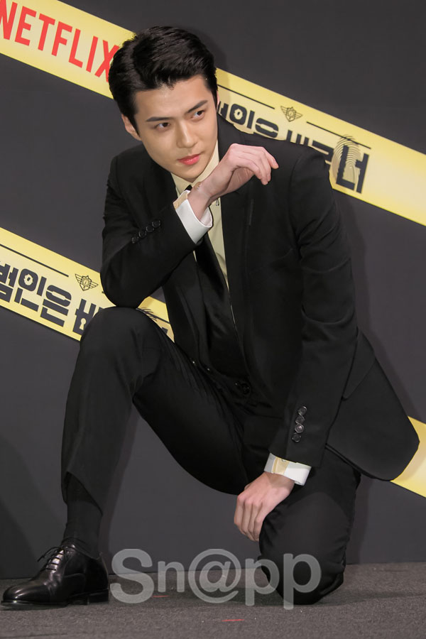 EXO Sehun poses at the production presentation of Season 2 of Netflixs The Beginner Baro You at Seoul Sinsa-dong and Gangnam CGV Appgujeong on the morning of the 8th.On this day, Kim Dong-jin, Cho Hyo-jin, Kim Joo-hyung PD, Yoo Jae-seok, Kim Jong-min, Lee Seung-gi, Park Min-young, Sehun and Sehun attended the ceremony.On the other hand, Baro you reasoning is a full-fledged life variety of a busy detective detective who is busy with hands and feet.Written by Park Ji-ae, a photo of a fashion webzine,EXO Sehun poses at the Netflix Barro You Season 2 production presentation held at Seoul Sinsa-dong and Gangnam CGV Appgujeong on the 8th.