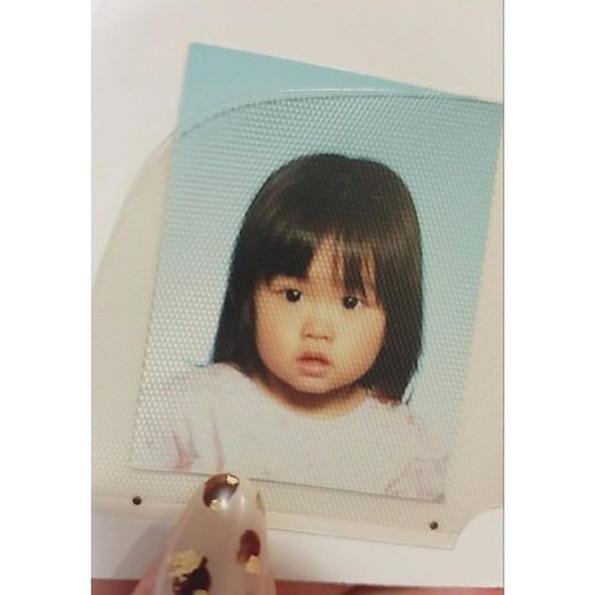 TWICE MOMO unveils childhood photo of 24-year-old birthday mother beauty Group TWICE member MOMO released a photo of a 24-year-old birthday gift certificate presented by fans.MOMO wrote on TWICEs official Instagram on November 10: Its past 12...but Im so grateful for having me happy birthday today (Yesterday) I was so happy and so funny.I have seen all the things that Ones (TWICE official fandom) did, he posted the photo with an article.The photo shows the MOMO standing in front of the billboards presented by fans, smiling brightly at the camera, and the cute childhood of MOMO in another photo attracts attention.The fans who heard the news responded Happy birthday again, MOMO is so beautiful and Thank you for being born.delay stock