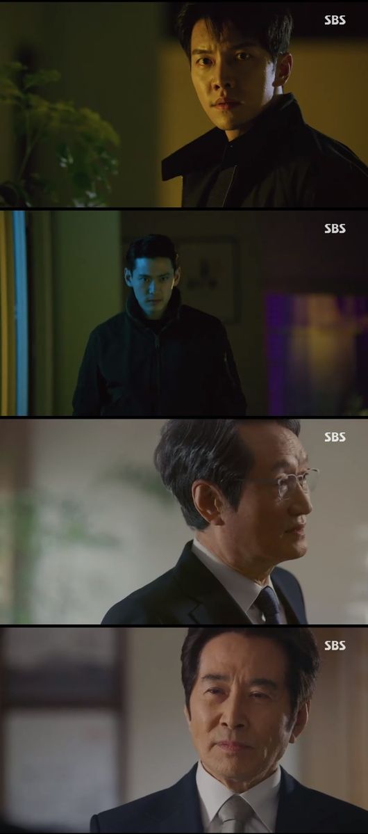 Vagabond Lee Seung-gi encountered Teo Yoo, and Moon Sung-Keun declared Coup against Yun-shik Baek.In the SBS gilt drama Vagabond (playplayed by Jang Young-chul, directed by Yoo In-sik), which aired on the afternoon of the 9th, the figure of Lee Seung-gi, who encountered Jerom (Teo Yooo) while trying to save Oh Sang-mi (Kang Kyung-heon), was drawn.While Ko Hae-ri (Bae Su-ji) returned to the National Intelligence Service, Cha Dal-geon received a clear picture of Jerome before the Planes attacks.The video was sent by Jessica Lee (Moon Jeong-hee), who suggested that she come to visit if she had more questions and questions.Chadalgan went straight to see Gohari and Jessica Lee. Jessica Lee said, I never bought Planes terrorism.Michael Lee did not kill me, he said, asking me to find out who was behind it because he was in detention.Jessica Lee also advised that the truth you know may not be true.While Oh Sang-mi, who was released from prison for his detention, was being chased by someone, Cha Dal-gun and Gohari met Kim Song Yuqi (Jang Hyuk-jin) and tried to dig further into the truth.Jerome threatened Kim Song Yuqi to kill him if he didnt watch his mouth, but Kim Song Yuqi told the confession, Salv him, hes trying to kill me.Jerome is in this hospital, he shouted.He went directly to Hong Soon-jo, asking why he had released Oh Sang-mi, and also met Edward Park (Lee Kyung-young) to talk about suspicious situations.At this time, I received a call from Oh Sang-mi and was asked to help because I was being chased by someone.Oh was being chased by Jerome, who hid in the building but was in danger of his life. Chadalgun arrived and found Oh Sang-mi, and Jerome predicted an urgent situation, saying, Its been a long time.