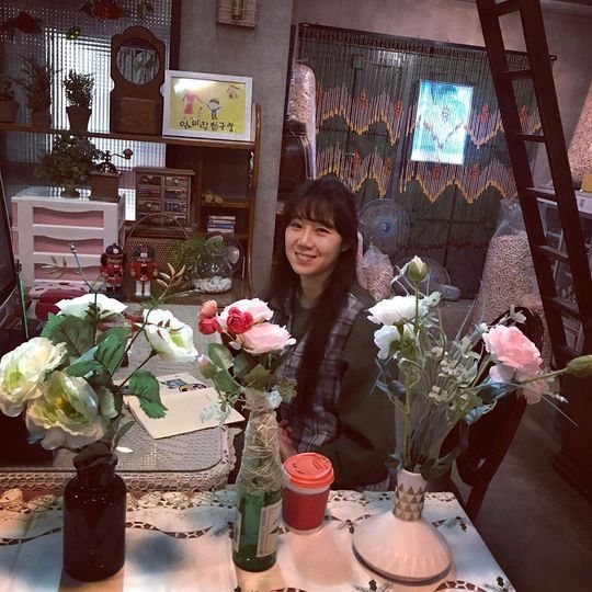 Gong Hyo-jin reveals behind-the-scenes at the time of camellia blossomsGong Hyo-jin wrote on his Instagram account on November 11, This time its close to Garlic.Camellia profile so it it and released photos taken during shooting, raising expectations for the next episode.Gong Hyo-jin is appearing on KBS 2TV drama Mombaek Flowers which is popular.pear hyo-ju
