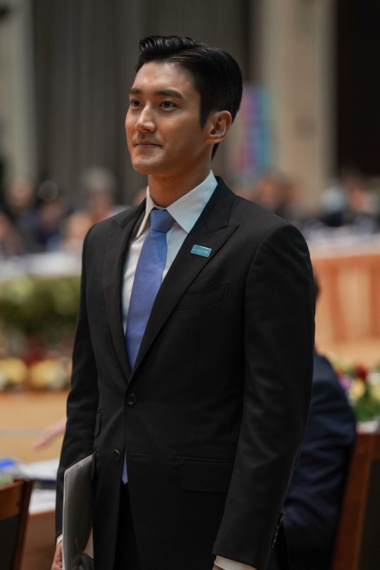 Group Super Junior member and actor Choi Siwon was appointed as the first goodwill ambassador for the UNICEF East AsiaPacific Ocean region for the first time in Korea The Artist.Choi Choi Siwon was appointed to the UNICEF East Asia Pacific Ocean Regional Friendship Ambassador at the Laos Generation 2030 Forum in Vientiane held in Laos Vientiane on the 11th (local time) to mark the 30th anniversary of the adoption of the UNChild Rights Convention, agency SM Entertainment said on 12th. I said.Choi Siwon is the first Korean artist to become UNICEFs East AsiaPacific Ocean region.This is the result of recognition of Choi Choi Siwons high popularity and influence in the East Asia region, as well as the authenticity that has been working to raise Child rights since 2010.Choi Siwon said, I am very pleased to be appointed as a goodwill ambassador for the East AsiaPacific Ocean region.In the meantime, I felt a sense of mission by visiting various countries and having a special experience of meeting children and their families directly.We will do our best to help children in the East AsiaPacific Ocean region in the future.Choi Choi Siwon has been involved in various UNICEF campaigns since 2010 through steady talent donations.In November 2015, he was selected as a special representative of the UNICEF Korea Committee. He has visited UNICEF offices in countries such as Malaysia, Thailand and Vietnam as well as Korea, and has been active in promoting Child rights.Last year, he attended the opening ceremony of the 5th ASEAN Childrens Forum (ACF) as a keynote speaker, appealing for interest in Child human rights and leading discussions at discussion sessions of delegations from 10 Southeast Asian countries.He also appeared on the Thailand local fundraising show The Blue Carpet Show, where he took the lead for Child Rights, including successful fundraising of more than $500,000.