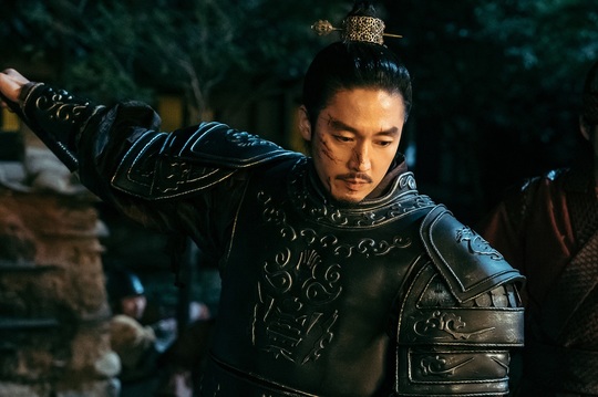 Another scene created by My Europe, The Princes I, was hot to the back.JTBCs Drama My Europe (directed by Kim Jin-won/playplayplayplay by Chae Seung-dae and Yoon Hee-jung) unveiled the behind-the-scenes footage of the intense and spleen Princes Nan on Nov. 12.In the last broadcast, the Princes I, who opened the door to My Europe, finally took off the veil.Seo-hong and Woo Do-hwan, who chose different ways, and Lee Bang-won and Lee Seong-gye (Kim Young-cheol), who crossed the river that could not return between power, exploded in the Princes Irvine and gave a hot immersion.Actors Hot Summer Days, which lead the drama with power and save the emotional line at the peak moment, and Kim Jin-wons unique detailed production combined to create a long-lasting scene.The behind-the-scenes is intense, as it is a scene created by the production crew and actors, and it contains the authenticity of the actors who have been passionate about knowing the meaning of the Princes I.Yang Se-jong and Woo Do-hwan, who are in a conversational mood until just before shooting, show the best mode of the same age as Nam Sun-ho and Seo-hui outside the camera.Even if you make a warm smile, you will soon be seriously immersed in shooting, and you will be able to monitor carefully and create a perfect degree without any stains.The undisclosed cut of the Princes I, which was born like that, also attracts attention.Yang Se-jong and Woo Do-hwan, who showed Hot Summer Days with a heartfelt emotion, capture the viewers.Han Hee-jaes performance, which showed bold determination by reading the edition of The Princes I as the act of Ewharu, was also impressive.Like Han Hee-jaes pulpit that blocked the front of the king, Kim Sul-hyun, who plays it, also emits a unique charisma.Jang Hyuk, who led the weight at the center of Princes Nan, is immersed in the foreigner without allowing the gap of the moment.As the relationship between Lee and Lee informed the beginning and end of the first princes egg, the role of Jang Hyuk was more important than anything else.Jang Hyuks acting, which depicts the sadness that exists inside and the coolness that is revealed on the outside, completed the character of Lee Bang-won in three dimensions.In addition, a behind-the-scenes cut that gives a glimpse of the warm atmosphere of the filming site was also released.Ahn Nae-sang of Namjeon Station, which was in the last minute, was tense with an unreachable presence, but she showed a V-posing in front of the camera and emits a Reversal story charm.Woo Do-hwans V-certified shot, which resembles him, is as warm as showing the co-work of two people who were rich in love.The special synergy of Actors who have drawn a high-quality god attracts more and more attention to the future story.The complex relationships and feelings such as Lee Sung-gye and Lee Bang-won, who had to point a knife at each other in front of other roads, and Nam Jeon and Nam Seon-ho, who exchanged a sad gaze at the end, were added to the spleen of Princes I and captivated viewers.What path will be laid out before those who have crossed the first princes melee, which was the most decisive inflection point?bak-beauty