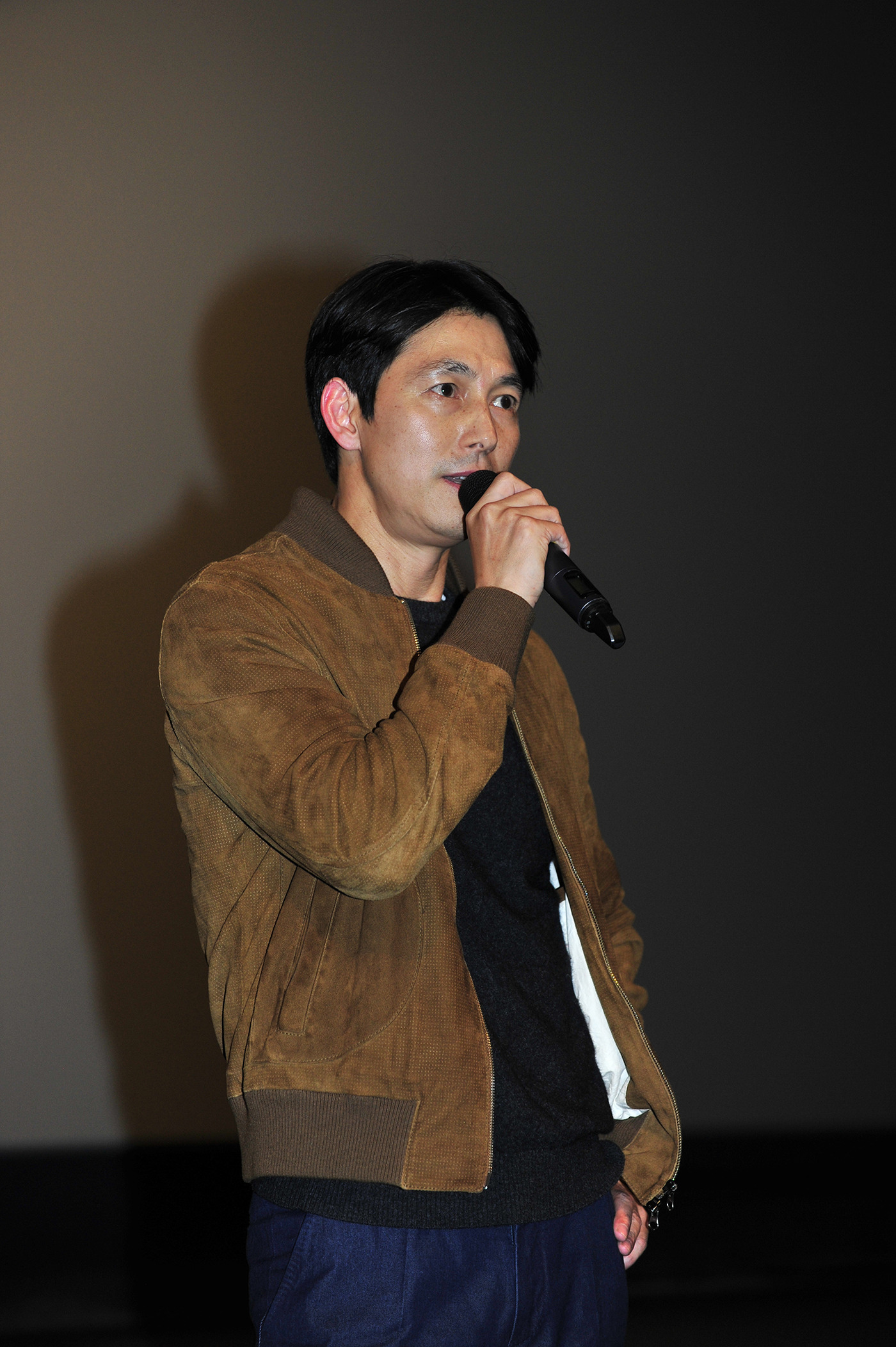 According to Connect Pictures on the 13th, VIP premiere of Heronimo held on the 12th was attended by Kang Kyung-wha, Jung Woo-sung, Noh Sa-yeon and James Moosong Lee.Heronimo is a documentary film that shares the emotions of hot country and diaspora through the random story of Korean heroinimo who participated in the Cuba revolution.The independence of Korea, the Cuba Revolution, and the identity of Correano, which has been going on for over 100 years, contains the dreams of Heronimo and Correano.Actor Jung Woo-sung, who has been steadily interested in social issues and has raised his voice, said he attended the premiere with his enthusiasm for director Jeon Seok-seok and his message Heronimo who showed his sincerity to his agency.It is a movie that asks a big question about who we should look at and communicate with the world through Korean immigration.Many Koreans were impressed by the pain that they had to leave their homeland, and the struggle and efforts to protect their country.It is a movie where everyone who lives in this age can feel many things. Singer Noh Sa-yeon, the main character of the song Meeting, which is hotly loved by overseas Koreans who are currently playing Korean and culture in Cuba and continuing their identity as a Korean, said, I did not think my song would be called out from a place far away.As a singer, it is touching and clunky: the fact that a song can bring all our hearts together is clunky, glorious, and happy.I want you to see how history has flowed and how we are here by watching this movie. He conveyed his impression of his songs and movies that resonate in his work.James Moosong Lee said, The meeting between this movie and the Korean people seems to have been a wind, not a coincidence.I hope that Heronimo will be the starting point for supporting the diaspora spread throughout the world together. The VIP premiere, sponsored by the Overseas Koreans Foundation, was attended by Chairman Guizhou of the Overseas Koreans Foundation, Superintendent Lee Jae-jung of the Gyeonggi Provincial Office of Education, and Chairman Chang Wan-ik of the Special Investigation Committee on Social Disasters.In particular, Chairman Guizhou of the Overseas Koreans Foundation, who has been involved in the production process of the film, said, There is a truth that director Jeon Seok wants to tell all of us.We will be the eyes and ears to see and hear the truth. Heronimo will be released on Monday.