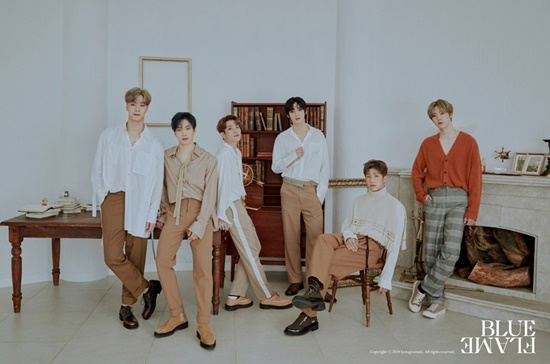 Astro emanated a soft charisma.Fantagio, a subsidiary company, released two images of Astros mini-6 album Blue Flame group Teaser on its official website on the 12th.We have prepared a version of The Book (THE BOOK).Astro had a colorful suit, and she showed off her dandy charm, and she was naked, wearing a jacket, and showing off her understated sexy.The men were transformed into men who read books. They were gathered in front of a bookcase full of books.Astro has prepared a different concept, the agency said, adding that it will be able to see the change through the The Story (THE STORY) version of Teaser, which will be released later.Meanwhile, Moon Bin stops this album activity due to health issues; Astro acts as a five-member regime until Moon Bin recovers.The new music will be released on the main music site at 6 pm on the 20th.