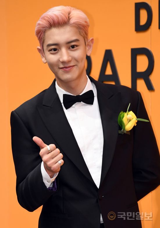 EXO Chanyeol attends the event of the ACQUA DI PARMA Muse Fan Signing Event, the Italian representative The Classic Perfume brand, held at the Hyundai Department Store Trade Center in Samsung-dong, Gangnam-gu, Seoul on the afternoon of the 13th.Aqua di Parma was first introduced in the Italy Parma area in 1916, and has become the representative of Italys The Classic Perfume for over 100 years and is one of the most popular in Europe. It is loved as a perfume that can be used freely for men and women.This event was an event where Muse Chanyeol had time to communicate with fans through a signing event with more than 100 fans who were recruited on/off line.bong-gyu bak