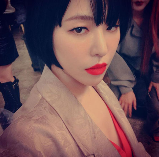 Gain, a member of the group Brown Eyed Girls, boasted an atmosphere of selfie.Gain posted a picture on his personal Instagram on Wednesday, which Gain made a strong impression on, staring at the camera with a ruthless face.Especially, the beautiful beauty and the unusual atmosphere attract attention.The netizens who watched this made various comments such as Lip color is so beautiful, I am going to go away and Selfie artisan.Meanwhile, Gains group Brown Eyed Girls released a remake album RE_vive on the 28th of last month.