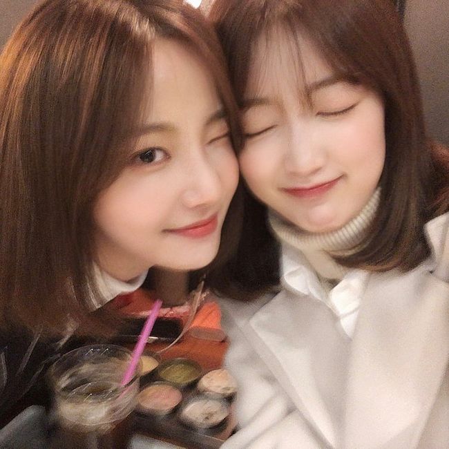 Girl group Momoland Yeon Woo and Gugudan met.Momoland Yeon Woo posted photos on her Instagram account on Thursday with heart-shaped emojis.The photo shows Yeon Woo and one of them taking a picture with their faces, and the white skin feels like twins from a single hairstyle.In a lovely atmosphere, the innocent beauty stands out.Meanwhile, Momoland Yeon Woo is currently appearing on the TVNs gold series Nida Chollima Mart.
