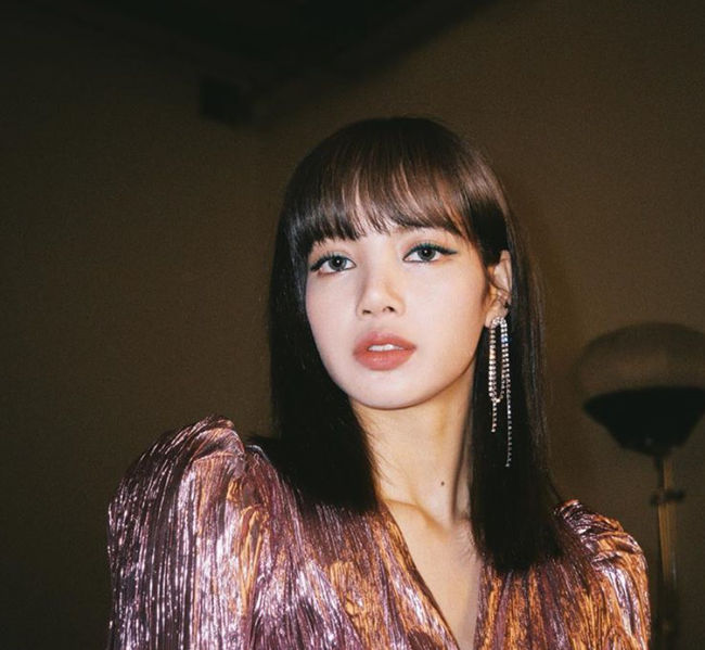 Girl group BLACKPINK member Lisa posted an overwhelmingly charismatic photo.Today, BLACKPINK Lisa posted a picture through a personal Instagram account.In the open photo, Lisa is looking at the camera with a chic look and force, and she has caught the attention of fans with a Sight-reading overwhelming charisma.Meanwhile, BLACKPINK, which Lisa belongs to, will meet fans at Osaka Kyocera Dome in January next year, and Fukuoka Yahoo Oke in February following Tokyo Dome in December.He has once again proved to be a global star by opening four Dome tours in three cities in Japan.Capture Lisa Instagram