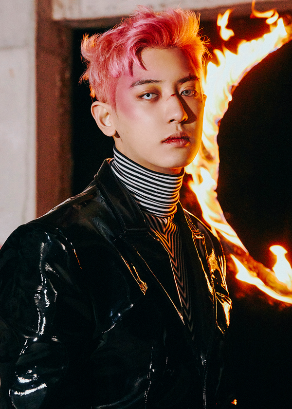 The Teaser image of group EXO (EXO) member Chanyeol is leaving a strong impression.EXO released the teaser image of Chanyeol through various SNS accounts of EXO and X-EXO at 0:00 on the 13th prior to the announcement of its regular 6th album OBSESSION (Option).EXO Chanyeol, which has intense eyes and high-quality visuals, and X-EXO Chanyeol, which has a sharp and deadly aura, are impressive.The album will be released on various music sites at 6 pm on the 27th.The album includes 10 songs from various genres, including the title song Obsession Korean and Chinese versions, and you can meet EXOs more mature music world.The title song Obsession is a hip-hop dance song with impressive addictiveness and heavy beats of vocal samples repeated like magic, and the lyrics have solved the will to escape from the darkness of the terrible obsession toward oneself in a straightforward monologue (monologue) format.