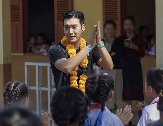 Choi Siwon has become a goodwill ambassador for the UNICEF East AsiaPacific Ocean region.Choi Choi Siwon is the first Korean artist to be appointed to the UNICEF Regional Ambassador for East Asia Pacific Regional, and is actively participating in various things to promote Child rights.First, Choi Siwon attended the Laos Generation 2030 Forum in Vientiane held in Laos Vientiane to celebrate the 30th anniversary of the adoption of the UNChild Rights Convention on the 11th (Hiroshima Prefecture Time), urging interest in promoting and protecting Child rights online and a sense of mission as a goodwill ambassador The speech focused attention on the people around the world who were in the Hiroshima Prefecture Center.On the same day, Choi Siwon also participated in the panel discussion with youth organizations working to promote Child Rights, listened to the vivid stories of youths in the Hiroshima Prefecture about the Better Future for Laos 2030, and expressed enthusiasm by emphasizing Child, continuous interest and investment that youth can exert their potential ...In particular, many of the leading Hiroshima Prefectural media, including the Vientiane Times, focused on Choi Siwon, who has contributed greatly to the promotion of Child rights in the East Asia Pacific Ocean region so far, and also focused on Choi Siwons performance, which created a forum for national debate for the younger generation. I did.In addition, Choi Siwon visited an elementary school in Hiroshima Prefecture, which was built with the support of UNICEF, visited drinking water and hygiene facilities, told about the importance of hygiene habits, and demonstrated how to wash hands properly in front of children.Choi Siwon then met with the youth-led radio group Youth Media Group of Laos state-run broadcasting station, which speaks out and pursues positive changes in the community, and took an eye-catching look at the radio production process, actively participating in making opinions and making programs.Photo = SM Entertainment