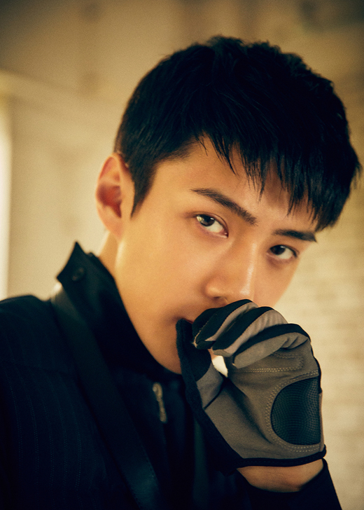 The Regular 6th album OBSESSION by Boy Group EXO (EXO) is amplifying expectations with the participation of famous Lee Su-hyun around the world.EXO Regular 6th album Obsession, which will be released on the 27th, includes the title song Obsession of the addictive hip hop dance genre, Trouble, Jekyll, Dance (Groove), Ya Ya Ya,  It contains a total of ten songs, including Baby You Are, Non Stop, Today After Day, and Butterfly Effect.In particular, this album includes famous American hip hop producer Dem Jointz (Dem Jointz), British production team LDN Noise (London Noise), talented composition team 153/Joombas Music Group (153/Zumbas Music Group), hit makers Yoo Young-jin, Kenzie (Kenzie), DEEZ (Diz), JINBYJIN (Jin Vizin) Various participating teams from home and abroad have worked to further enhance the perfection.In addition, the teaser image released through various SNS accounts of EXO and X-EXO at 0:00 on the 15th is getting a hot response with the figure of X-EXO Sehun, who showed charisma that can not be encountered with EXO Sehun, which is a restrained charm with a splendor.The announcement was announced at 6 p.m. on the 27th.