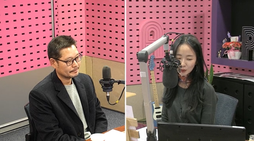 Actor Yoo Jae-myung mentioned the resemblance.Actor Yoo Jae-myung, who is about to release the movie Find Me, appeared as a guest in the invitation to SBS Power FM Park Sun-youngs Cine Town broadcast on November 15th.Yoo Jae-myung said, Sometimes I hear that he resembles a Chef Lee Yeon-bok. I do not know. I often talk about being younger than the camera when I see reality.I am the same age as Jung Woo-sung Kwak Do-won, but I think they seem very young. Yoo Jae-myung, who transformed into a short hairstyle on the day, said, I cut my hair short because of the role image.I wanted to show it clearly because it is a short role in Webtoon. Park Su-in