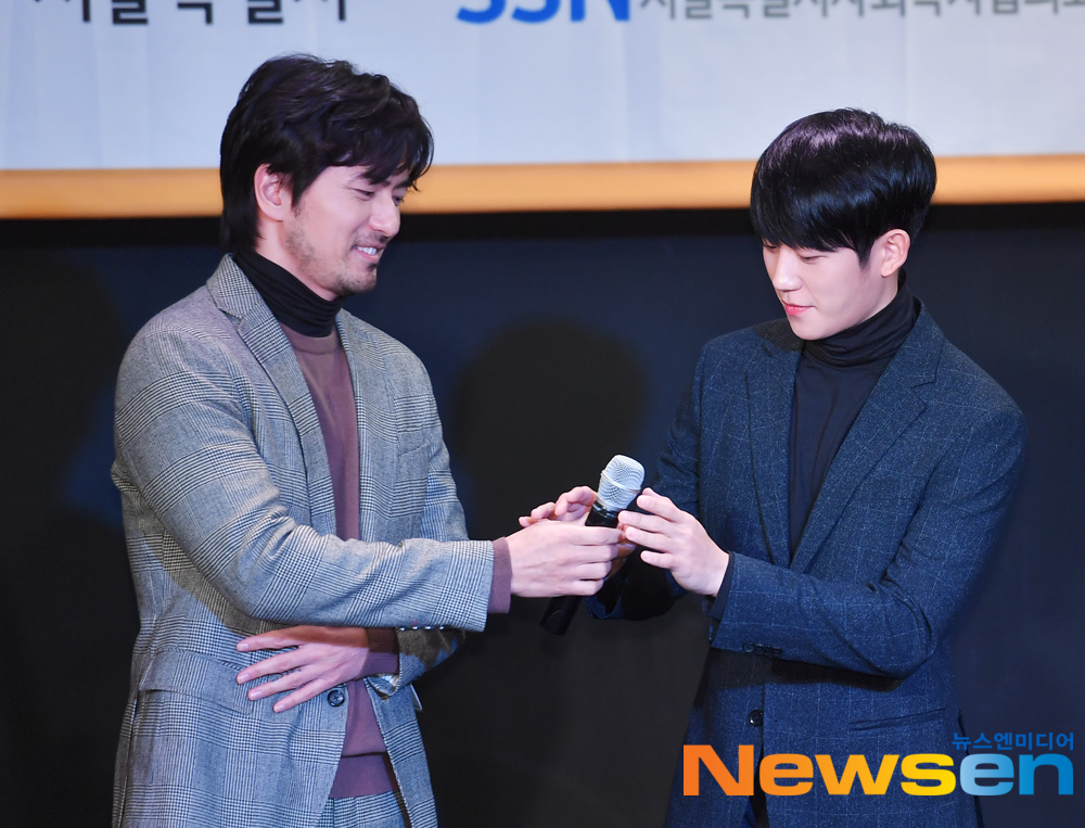 Actor Na Young, Jung Hae In, Park Seo-joon, and Lee Jin-wook attended the ceremony for the donation of on-air in the fever of Shinseong Trading in the Basrak Hall of Seoul City Hall, Jung-gu, Seoul on the morning of November 15th.expressiveness