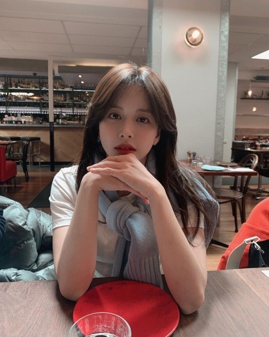 Actor Han Bo-reum has caught the eye with a doll-like beautiful look.Han Bo-reum posted several photos on November 15 with his article Its cold here too in his instagram.In the public photos, Han Bo-reum sits in a restaurant in Melbourne, Netherlands, looking at the camera.Han Bo-reum, who is wearing a white short-sleeved T-shirt, drew attention with a clear look and goddess Beautiful looks.The netizens who saw this responded such as Doll and Have a pleasant and happy time.Lee Ha-na