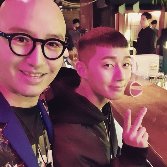 Hong Seok Springs, Park Seo-joon Kim, Dong-hee with..not really that Handsome boy combination what <p>Actor Hong Seok CHEON actor Park Seo-joon, Kim, Dong-hee with a photo taken in public.</p><p>Hong Seok-Springs 11 15 personal Instagram in the cold outdoors and were calledposts with 2 photos showing. Photo belongs to Hong Seok-spring is a striking orange jacket and a smile and. Hong Seok Springs on the left up close to the head as Park Seo-joon and on the right is Kim Dong-hee. Kim Dong-hee JTBC drama SKY Castlein the car in the class, taking the role of face informed.</p><p>Park Seo-joon and Kim Dong-hee 2020 broadcast JTBC drama Itaewon well theshoot and. Itaewon Street in the founding myth to the content of the JTBC drama Itaewon wellin the real Itaewon Street in success you write to children, Hong Seok-CHEON special appearances will be.</p><p>Hong Seok-thousand Instagram in the fabulous purse personality wallet Park Seo-joon rising star Kim Dong-hee calledpost to three people of heart-warming all showed. Meanwhile, Hong Seok-CHEON 2020 broadcast JTBC drama Itaewon wellin any role as long as you can not known no</p>