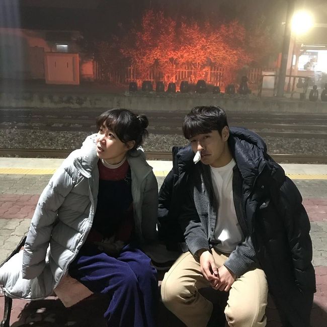 Actor Gong Hyo-jin told her about her breakup with Kang Ha-neul at the time of Camellia Phil.On the 15th, Gong Hyo-jin posted photos on his instagram with an article entitled Simple and Good Shenzhen Station Fog, Memory that I cried painfully.Inside the photo was a picture of Gong Hyo-jin sitting with Kang Ha-neul on the filming of Camellia Phil.The two are currently playing Camellia and Hwang Yong-sik in Camelia Phil.The place where Gong Hyo-jin and Kang Ha-neul sit is a train station where Camellia comes when she is disturbed or frustrated.Here, Hwang Yong-sik confessed to Camellia as a force, and a strange air current began between the two.Gong Hyo-jin said, At the end of the day, we are breaking up, Mr. Yong-sik.I will see the face I want to see while I come to the neighborhood. Camellia expressed her regrets for choosing her mother, not a woman.Kang Ha-neul is also making a crying look as if this situation is sad.On the other hand, KBS2 Camellia Phil, which was broadcast on the 14th, showed 14.0% of ratings and 18.1% (based on Nielsen Korea).