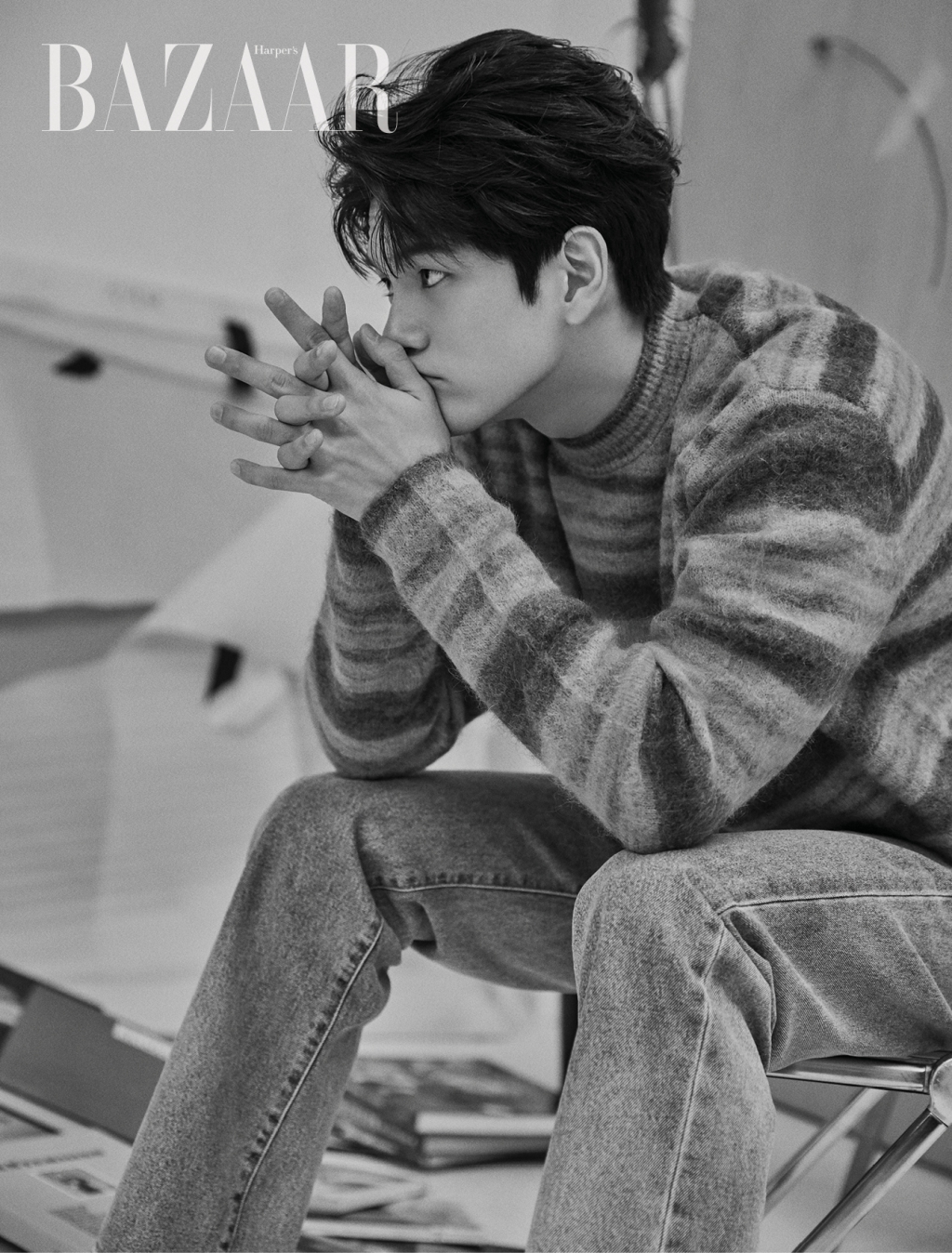 Ong Seong-wu, who had a successful Acting Hazing with JTBC Drama Eighteen Moments, decorated the picture of the December issue of the bazaar.Ong Seong-wu agency Fantasy O released Ong Seong-wus fashion picture on the 15th.This picture was based on the concept of the freedom of the youth star River Phoenix in the 90s, in line with the move of Ong Seong-wu, who is challenging the movie with Life is beautiful after finishing 18 moments.Ong Seong-wu in the public picture took control of the scene with a vintage T-shirt, jeans, sneakers lightly, and a pose and deep eyes that naturally spewed out.In a series of interviews, he said, The 18 Moments scene was really comfortable. It opened me and made me more visible.I could not show it as much as I thought, and I could have time to think constantly so that I could do it next time.It was a clue to the future direction, he said.I try to draw my image of being in my thirties and Acting. I have a dream that I want to make a good act when I have an active growth and become a person.So I want to play various roles next year. 