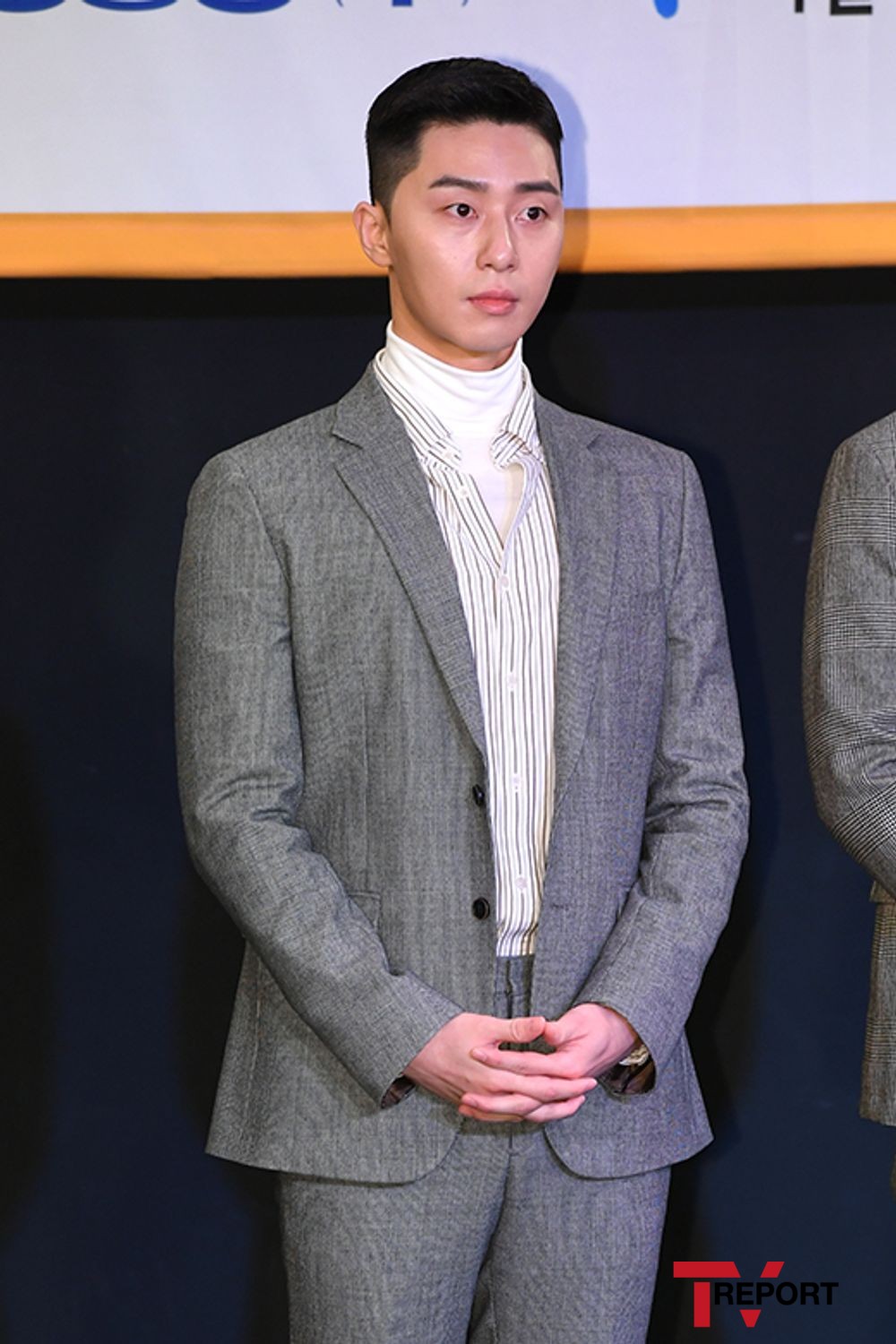 Actor Park Seo-joon attends the ceremony for the delivery of the fashion company, Shinsung Trade Fever of On air Donation, held at the Basrak Hall in Seoul, Taepyeong-ro, Jung-gu, Seoul on the morning of the 15th.Shin Sung-sang pledged the Donation of Fever of On air worth about 150 million won at the ceremony. On air delivered to 29 food bank market centers in 25 boroughs through the Seoul Metropolitan Food Bank Center, which receives food and household goods with the Seoul Metropolitan Government and delivers them to difficult neighbors. .