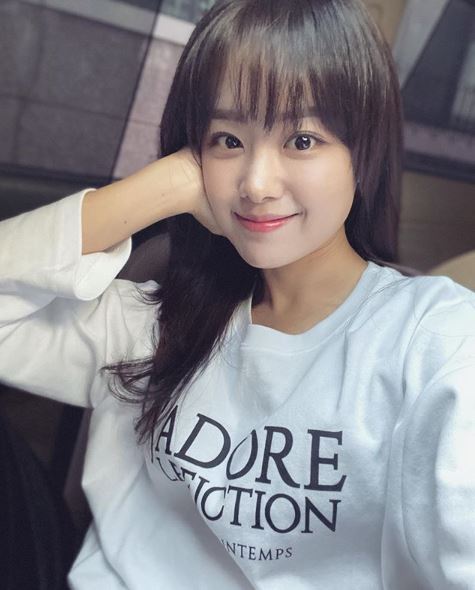 Actor Song Ji Eun from Group Secret reported on the current situation.Song Ji Eun posted a picture on his SNS account on the 20th with an article entitled Today.In the open photo, Song Ji Eun stares at the camera with a smile; he is wearing a white tee and face with one hand.Song Ji Eun also showed off his distinctive features on his small face and created a clean atmosphere.Singer Jun Hyoseong, who saw the post, attracted attention by leaving an answer saying Oh, it is beautiful.Song Ji Eun appeared in the TVN drama I Melt Juo, which ended on the 17th.