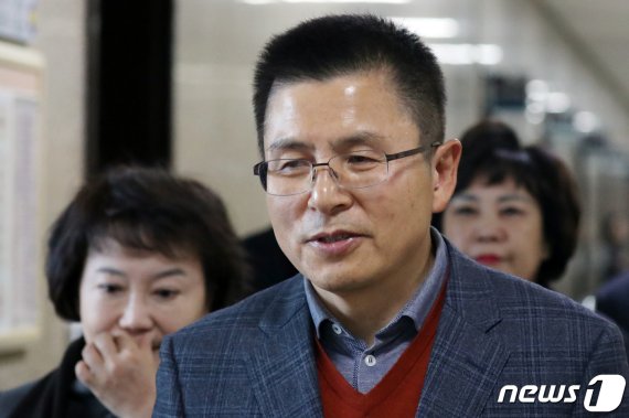 황교안, 오늘부터 단식투쟁..지소미아 파기·패스트트랙 강행 항의