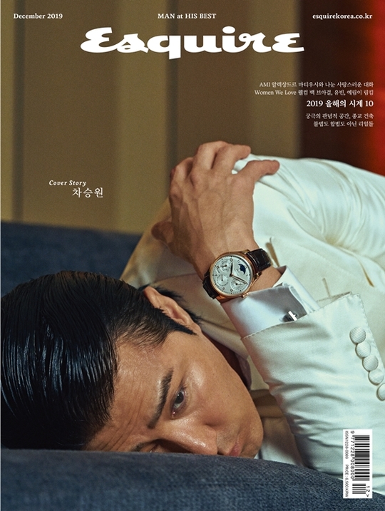 Actor Cha Seung-won appeared as a cover model for the December issue of Esquire.Cha Seung-won, who recently reported that he is filming the movie Sink Hall (Gase), which is scheduled to open in 2020, said, There will be a filming that will be the most important and difficult in this movie from early morning the next day.On the other hand, it is a back door that expressed concern that the flu is not in good condition, but it showed more active aspect than anyone else by monitoring each god, suggesting pose and sharing opinions in the photo shoot that lasts until late night.In an interview, Cha Seung-won said, (Acting is a perfect technical method, and there is a perfect real method, and all that matters is that you have to be sincere.That I need to know what I mean. If I dont know me, its a fake.So, What about me? What about me? I think a lot of these days. So what about Cha Seung-won these days, which Cha Seung-won thinks.It seems that the mind is in the early winter and the entrance when it comes to the season, Cha Seung-won said. It is not cold and lonely because it is winter.The answer, which he added to his unique wit, saying, I hate winter because it is cold, is: I dont know if this expression is appropriate, but its Feelings, which make the skin very thin.Feelings thinning. Feelings calming down without any fuss.I hear such Feelings. Winter is the season when everything becomes clear to Cha Seung-won.minjee Lee