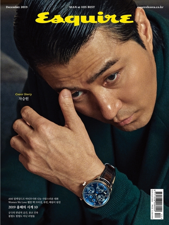 Actor Cha Seung-won appeared as a cover model for the December issue of Esquire.Cha Seung-won, who recently reported that he is filming the movie Sink Hall (Gase), which is scheduled to open in 2020, said, There will be a filming that will be the most important and difficult in this movie from early morning the next day.On the other hand, it is a back door that expressed concern that the flu is not in good condition, but it showed more active aspect than anyone else by monitoring each god, suggesting pose and sharing opinions in the photo shoot that lasts until late night.In an interview, Cha Seung-won said, (Acting is a perfect technical method, and there is a perfect real method, and all that matters is that you have to be sincere.That I need to know what I mean. If I dont know me, its a fake.So, What about me? What about me? I think a lot of these days. So what about Cha Seung-won these days, which Cha Seung-won thinks.It seems that the mind is in the early winter and the entrance when it comes to the season, Cha Seung-won said. It is not cold and lonely because it is winter.The answer, which he added to his unique wit, saying, I hate winter because it is cold, is: I dont know if this expression is appropriate, but its Feelings, which make the skin very thin.Feelings thinning. Feelings calming down without any fuss.I hear such Feelings. Winter is the season when everything becomes clear to Cha Seung-won.minjee Lee