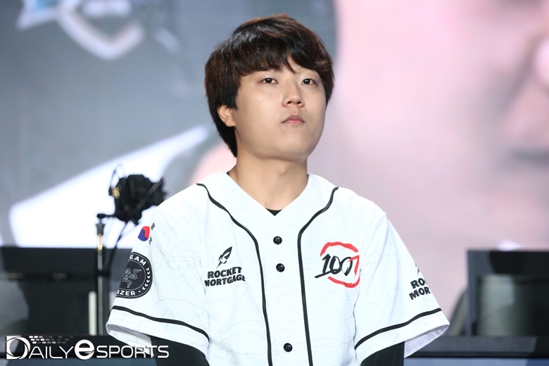 썸데이 이미지