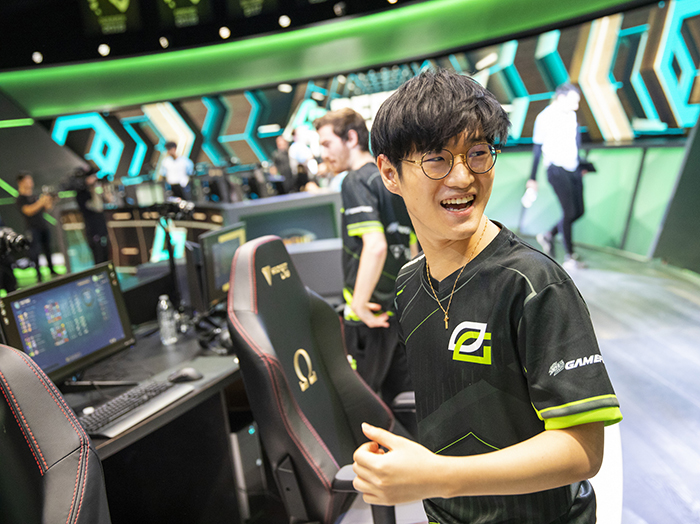 Counter Logic Gaming (hereinafter referred to as CLG) reported on the official SNS on the morning of the 21st (Korea time) the news of the joining of The Crown Lee Min-ho.Lee Min-ho is set to spend the 2020 season as the main driver to fill the vacancy of Power of the Bable Tristan Shiraze.Lee Min-ho did not show satisfactory team performance in the 2019 season, his first year in North America, but he recorded the most MVP with Core Load Cho Yong-in and Progen Henrik Hansen in the 2019 LCS Spring.India Summer also played some of the Academy games, but showed good indicators in record statistics, raising expectations for the next season.The 2020 season will be great, we have great players, a staff to be announced soon, and amazing infrastructure, CLG said.CLG has recruited Andy Ta, a smoothie, instead of King Vincent, a bioprost, on the 19th to strengthen its overall power.CLG finished seventh in the 2019 LCS spring and did not make the playoffs, but it is on the rise, ranking third in the India Summer split.* Image source: Riot Games flicker