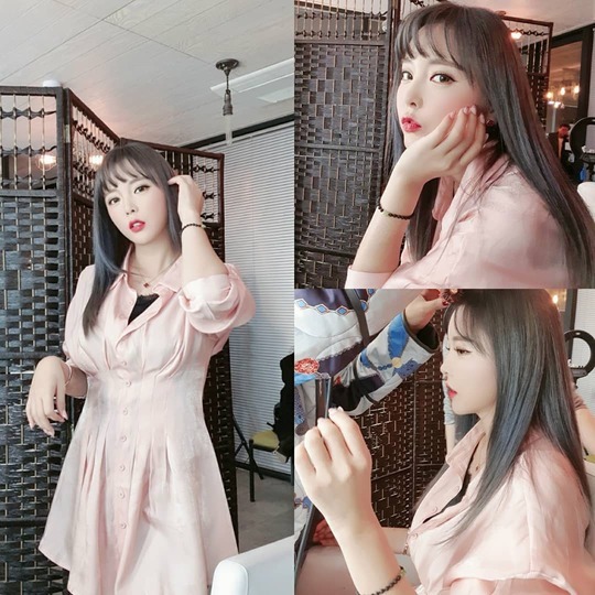 Trot singer Hong Jin-young boasted outstanding beauty.Hong Jin-young wrote on his Instagram account on November 21, Today, Ping-Chu. You ask a lot if you bought padding, and you choose and choose. Winter uniform is padding.It is cold, and posted a picture.The picture shows Hong Jin-young in a pink dress. Hong Jin-young stares at the camera with his faint eyes.Hong Jin-youngs white-green skin and distinctive features catch the eye.delay stock