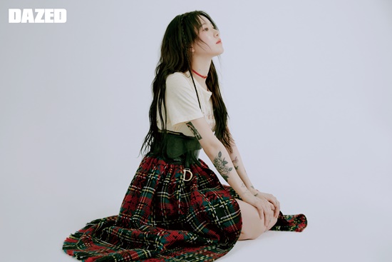 A picture of singer Baek Yerin has been released.Magazine Daised released a fashion picture of singer Baek Yerin through the December 2019 issue.Baek Yerin showed a natural and sophisticated style through the picture.In particular, he reported on the news of the new release through Interview and various episodes related to Blue Vinyl, a Korean independence movement label established on the 4th.This album means to finish the first act of Music life with a good deal of music, said Baek Yerin. We will try new music from next year.Baek Yerins pictorials and interviews can be found in the December 2019 issue of Daised and through official SNS such as homepage, Instagram, and YouTube.Photo: Daysd