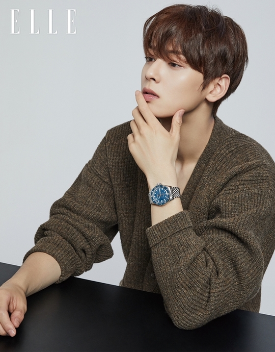 Cha Eun-woo reveals the picture genius aspect.Mido recently released Cha Eun-woo and Elle pictorials, which are members and actors of popular idol group Astro.In this picture, Cha Eun-woo styled the clock in a comfortable and natural atmosphere and showed the cute charm of Cha Eun-woo.In the photo shoots held in a tight schedule, Cha Eun-woo was more friendly and humble than the urban and chic image in the drama, and he was delighted with the atmosphere of the filming scene. He was overwhelmed by his trademark Yushuis dark eyes and poses that emit Aura.bak-beauty