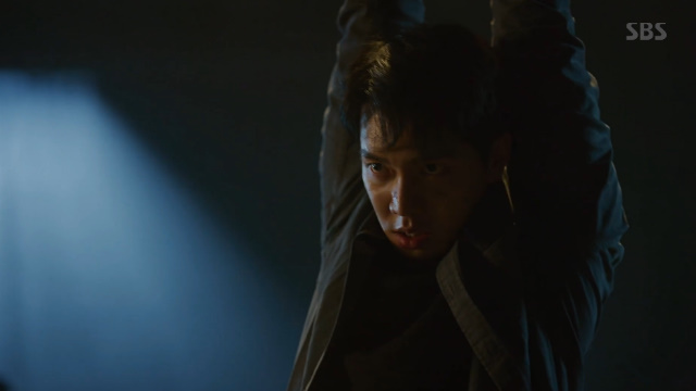 DangerLee Seung-gi lives for Lee Gyeung-youngI was put in Danger to lose.In the 15th episode of SBSs Golden Earth Drama, Vagabond (playplayplay by Jang Young-chul, Jung Kyung-soon/directed Yoo In-sik), which was broadcast on November 22, the identity of Samael, who was a real terrobum, was revealed.At the mental hospital, the NIS people visited the hospital after news that Kim Song Yuqi (Jang Hyuk-jin) was kidnapped.The NIS people surveyed Kim Song Yuqis whereabouts, focusing on blood left on the floor and CCTV around the hospital.At the same time, Cha Dal-geon (Lee Seung-gi) also stopped by a building after being contacted by Oh Sang-mi (Kang Kyung-heon), and faced Jerome (Yoo Tae-oh).Cha Dal-gun shot Jerome, who was attacking him, and went to Oh Sang-mi, but Oh Sang-mi was already injured by Jeromes men and lifeI was losing it.Oh Sang-mi, who met Cha Dal-gun, left a question message on the floor with his bloody fingers and left the last word Sammael.Cha Dal-gun took a picture of Oh Sang-mis pattern, but the police investigation did not say anything.Kitaewoong (Shin Sung-rok) speculated that there was a real crime in the Planes terror accident based on the words that Oh Sang-mi said Sammael before his death.The NIS began a background check based on the data.Cha Dal-gun, who was drawing the question pattern drawn by Oh Sang-mi during the shower, found that the pattern was the same as the tattoo on Jeromes body, and analyzed the patterns of NIS people and world terror organizations.Jessica Lee (Moon Jeong-hee) who was exposed to Oh Sang-mis death story was complicated by her thoughts. Cha Dal-geon and Go Hae-ri (Bae Su-ji) finally found Jessica Lee to learn about the pattern.Jessica Lee called Lily (Park Ain) to start a background check.Cha Dal-geon asked Jungkook (Baek Yoon-sik) to face him, but Jungkook, who was distracted by Danger, who lost his presidency, ignored it.After that, Cha Dal-gun jumped in front of his car to meet Jungkook. The guard was overpowered by the guards.If someone is using the president, he shouted, and the two then moved to talk.Jungkook was questioned about whether Hong Soon-jo (Moon Sung-geun) and his accomplice were right, but Jungkook did not try to answer anything.They want to be right by themselves, by closing their eyes and covering their ears, Chadalgan said. Why doesnt the president know that I know a guy who is so ignorant?Yoon Han-ki (Kim Min-jong) voluntarily appeared to the NIS investigation team after an agreement with Hong Soon-jo, and handed over all the data, giving him secret accounts and passwords.Gitaewoong asked him about Samaels identity, but Yoon Han-gi did not answer it, even though he seemed to know something.The public protested against the resignation of Jungkook, and the National Assembly passed a bill to impeach the president.Jungkook, who even thought of dying, recalled Cha Dal-geons words and asked him to meet him.Jungkook suggested that if I were to fight the people who made me this way, the people who dropped Planes, I would help you. Chadalgan said, I do not need help.Ill take care of my way, he said.Gohari informed Chadalgan of this after finding out through Vagabond that Jerome belonged to an American mercenary company called Black Sun.Chadalgan asked Prince Edward Island Park (Lee Gyeung-young Boone), who just made the call, about the Black Sun, and Prince Edward Island Park called Chadalgan to his office.Samaels identity was Prince Edward Island Park, who used his base to point a gun at him, but Prince Edward Island Park was the life of the bereaved family and the confession.and threatened Cha Dal-geon with collateral.In the end, Cha Dal-geon was forced to take a gun at Prince Edward Island Park, and Cha Dal-gun was caught together in a warehouse where Kim Song Yuqi was held.Lee Ha-na