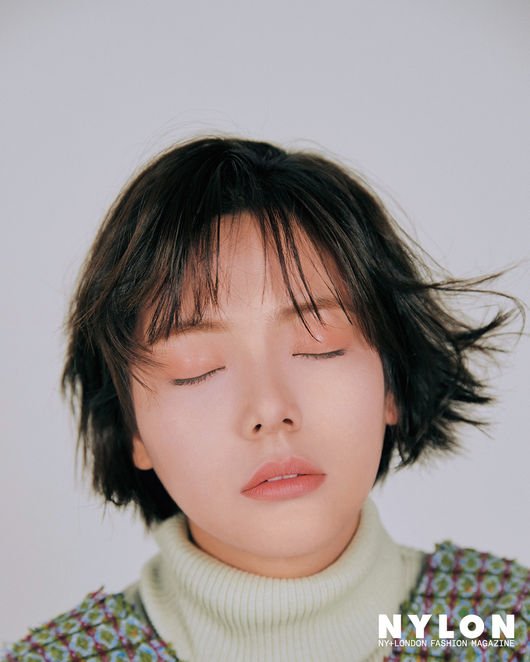 The beauty pictorial by actor Song Yoo-jung has been released.On the 22nd, the fashion magazine Nylon released a picture of Song Yoo-jung, which decorated the beauty picture in the December issue.Song Yoo-jung, who is playing Jung Ji-woo in My Name, showed off his unique Handsome and Pretty charm in this picture.I was impressed by digesting various colors in my own style.In an interview after the photo shoot, Song Yoo-jung revealed various tips from how to manage short hair style, home care, and many beauty brand muse.On the other hand, Song Yoo-jung played Jung Ji-woo in the playlist web drama To My Name.