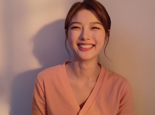 A lovely selfie of Actor Kim Yoo-jung has been revealed.Kim Yoo-jung posted a picture and a picture of laugh on his Instagram on the 22nd.Kim Yoo-jung in the public photo is making a clear Smile without a tee toward the camera.Kim Yoo-jungs lovely recent situation, which makes him laugh, catches his eye.Meanwhile, Kim Yoo-jung recently revealed his life in Tuscany, Italy through Lifetime Harp Holiday.Photo = Kim Yoo-jung Instagram
