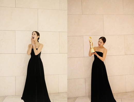 Actor Cho Yeo-jeong, who won the Blue Dragon Film Award Best Actress Award trophy, showed a daunting heart.Cho Yeo-jeong posted several photos on his Instagram on the 23rd, writing I will go home with a blue dragon trophy.The photo shows Cho Yeo-jeong, who is happy with the trophy.Cho Yeo-jeong stared at the trophy with a surprised expression, and with a lovely smile, he brought a ball to the trophy and gave it a warm heart.So Song Hye-kyo congratulated him with a comment saying, It is beautiful, girl, it was so beautiful on the journey. Um Ji-won and Onara also did not spare a message of congratulations.Cho Yeo-jeong won the Best Actress Award as a bridge of the movie parasite at the 40th Blue Dragon Film Awards held on the 21st, and gave a lot of tears to the audience.He returns to the CRT with KBS 2TV new drama 9.9 billion women.