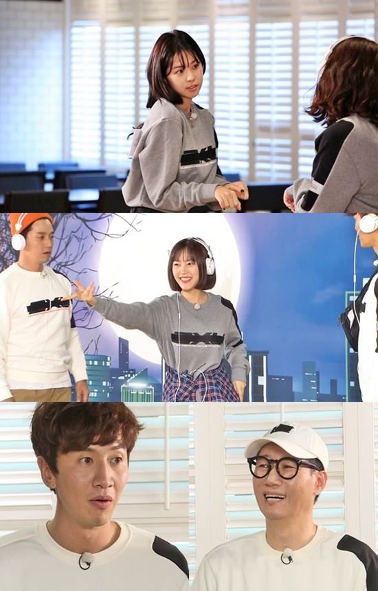 Actors Seo Eun-soo and Choi will perform a dance dance through dance mission at SBS entertainment program Running Man which is broadcasted at 5 pm on the 24th.Seo Eun-soo and Choi released their extraordinary dance skills through Running Man broadcast last week, and took control of real-time search terms immediately after broadcasting.Seo Eun-soo said, My dance was edited in the last appearance. This time I received a special award at the dance institute.Choi, who majored in Korean dance, showed the elegant and beautiful gesture of Korean dance and attracted everyones admiration.On this day, you can check the shocking dance of two people.At the time of recording, Seo Eun-soo showed his dance skills rather than the accuracy of the mission, whether the ground dance was not in the dance mission.The members laughed, saying, Seo Eun-soo is showing off alone.Korea Dance Honorary Choi also embarrassed everyone with a somewhat wrong dance.The members teased him, Korea dance is so good, what happened? And the crowd became a laughing sea.Seo Eun-soo, Chois Reversal Story dance and Laugh Bomb dance mission can be found on Running Man on this day.