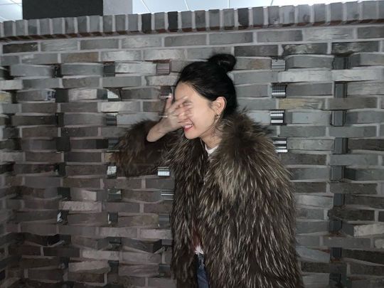 Lee Joo-yeon from the group After School showed off his unique fashion sense.Lee Joo-yeon posted a picture on his Instagram on November 24 with the words Happy Saturday. Now sleep on Sunday. No hedgehog.Inside the picture was a picture of Lee Joo-yeon in Fur Coat, who stares at the camera with her hair tied up high.Lee Joo-yeons head size and distinctive features, which are small as if to disappear, make her look more beautiful.delay stock